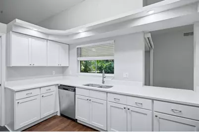4537 Chimney Creek Drive, Sarasota, FL 34235 - Photo 11