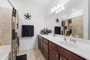 20392 Lagente Cir, Venice, FL 34293 - Photo 15