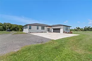 1810 37th St E, Palmetto, FL 34221 - Photo 3