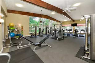 2650 Coconut Bay Ln Ln, Sarasota, FL 34237 - Photo 13