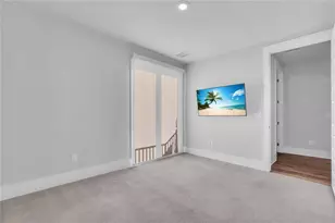 506 Laurel Pk Dr, Sarasota, FL 34236 - Photo 11