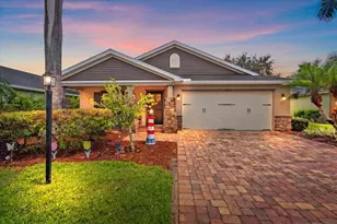 7219 34th St E, Sarasota, FL 34243 - Photo 1