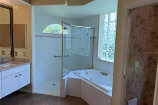 8544 Park Shore Ln, Sarasota, FL 34238 - Photo 21