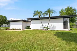6332 Pauline Ave, Sarasota, FL 34231 - Photo 3