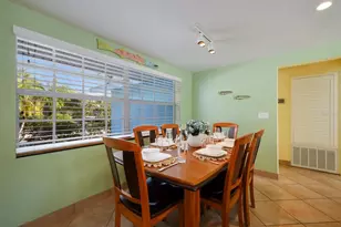 125 Crescent Dr, Anna Maria, FL 34216 - Photo 11