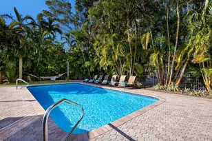 125 Crescent Dr, Anna Maria, FL 34216 - Photo 21