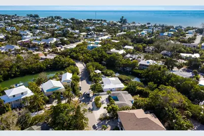 125 Crescent Drive, Anna Maria, FL 34216 - Photo 33