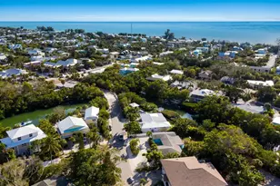 125 Crescent Dr, Anna Maria, FL 34216 - Photo 33