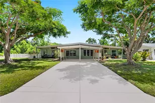 2005 Tetlow Pl, Sarasota, FL 34239 - Photo 1