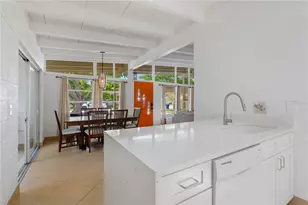 2005 Tetlow Pl, Sarasota, FL 34239 - Photo 13