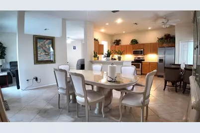 207 39th Street E, Bradenton, FL 34208 - Photo 9