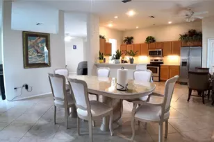 207 39th St E, Bradenton, FL 34208 - Photo 9