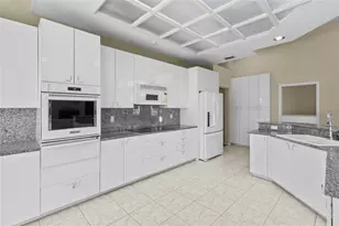 5166 Kestral Park Terrace, Sarasota, FL 34231 - Photo 21