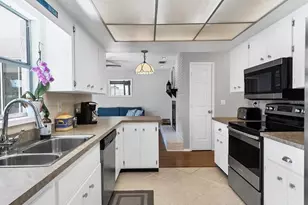 6733 Pennsylvania Ave, Sarasota, FL 34243 - Photo 9