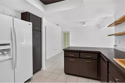 4825 Huntleigh Drive, Sarasota, FL 34233 - Photo 13
