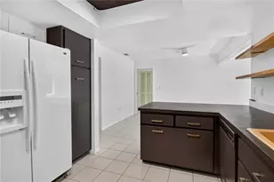 4825 Huntleigh Dr, Sarasota, FL 34233 - Photo 13