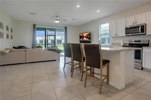 17579 Crescent Moon Loop, Bradenton, FL 34211 - Photo 5