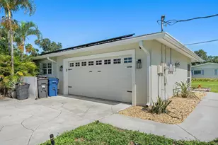 1211 Angela Maria Rd, Sarasota, FL 34243 - Photo 35