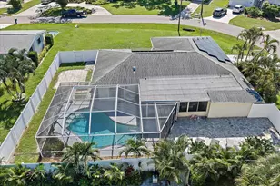 1211 Angela Maria Rd, Sarasota, FL 34243 - Photo 3
