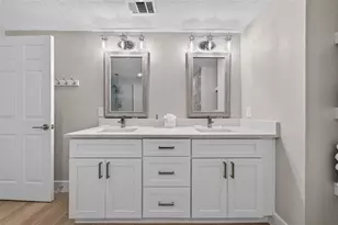 401 63rd St, Holmes Beach, FL 34217 - Photo 29