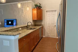 4007 78th Pl E, Sarasota, FL 34243 - Photo 11