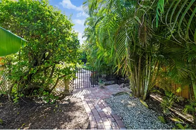 6343 Hollywood Boulevard, Sarasota, FL 34231 - Photo 31
