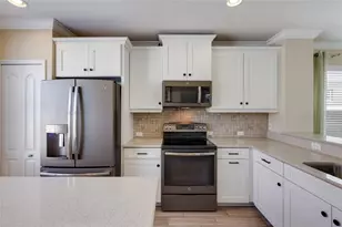 12566 Shimmering Oak Cir, Venice, FL 34293 - Photo 13