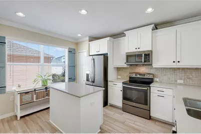 12566 Shimmering Oak Circle, Venice, FL 34293 - Photo 11