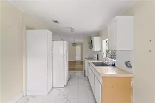 24027 NW 183rd Ave, High Springs, FL 32643 - Photo 9