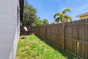 5552 Crissman Dr N, Saint Petersburg, FL 33714 - Photo 25