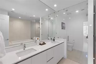 301 Quay Commons, Sarasota, FL 34236 - Photo 17