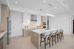 301 Quay Commons, Sarasota, FL 34236 - Photo 11