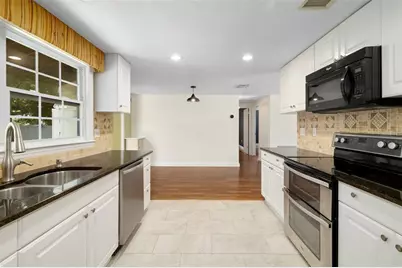 2702 Grand Cayman Street, Sarasota, FL 34231 - Photo 13