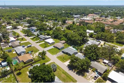 2702 Grand Cayman Street, Sarasota, FL 34231 - Photo 15
