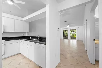 630 N Jefferson Avenue #19, Sarasota, FL 34237 - Photo 3