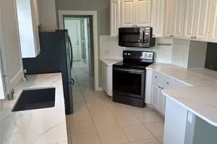 5796 Ivrea Dr, Sarasota, FL 34238 - Photo 9