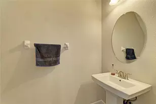 4991 Oarsman Ct, Sarasota, FL 34243 - Photo 19