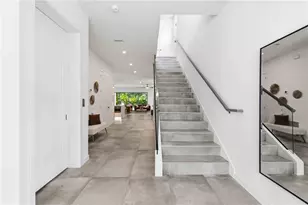 1671 Arlington St, Sarasota, FL 34239 - Photo 5