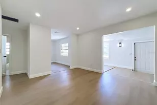 220 29th St E, Palmetto, FL 34221 - Photo 3