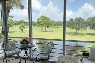 7461 W Country Club Dr N, Sarasota, FL 34243 - Photo 5