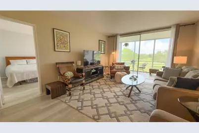 7461 W Country Club Drive N #306, Sarasota, FL 34243 - Photo 13