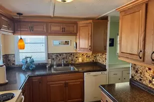 251 Southwinds Dr, Sarasota, FL 34231 - Photo 17