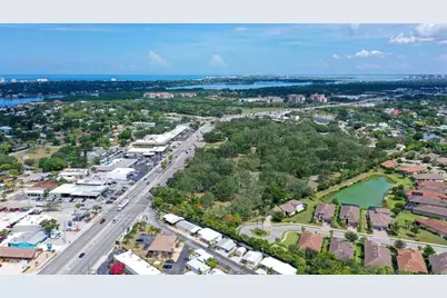251 Southwinds Drive, Sarasota, FL 34231 - Photo 35