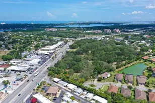 251 Southwinds Dr, Sarasota, FL 34231 - Photo 35