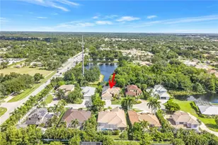5321 Silver Leaf Ln, Sarasota, FL 34233 - Photo 3