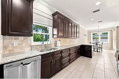 7707 33rd Street E, Sarasota, FL 34243 - Photo 15