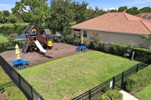 7707 33rd St E, Sarasota, FL 34243 - Photo 37