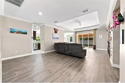 7707 33rd Street E, Sarasota, FL 34243 - Photo 5
