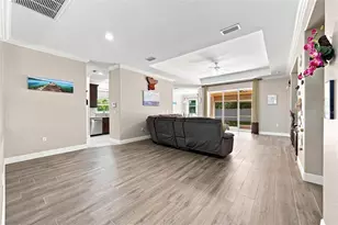 7707 33rd St E, Sarasota, FL 34243 - Photo 5