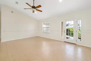 216 Hibiscus St, Nokomis, FL 34275 - Photo 5